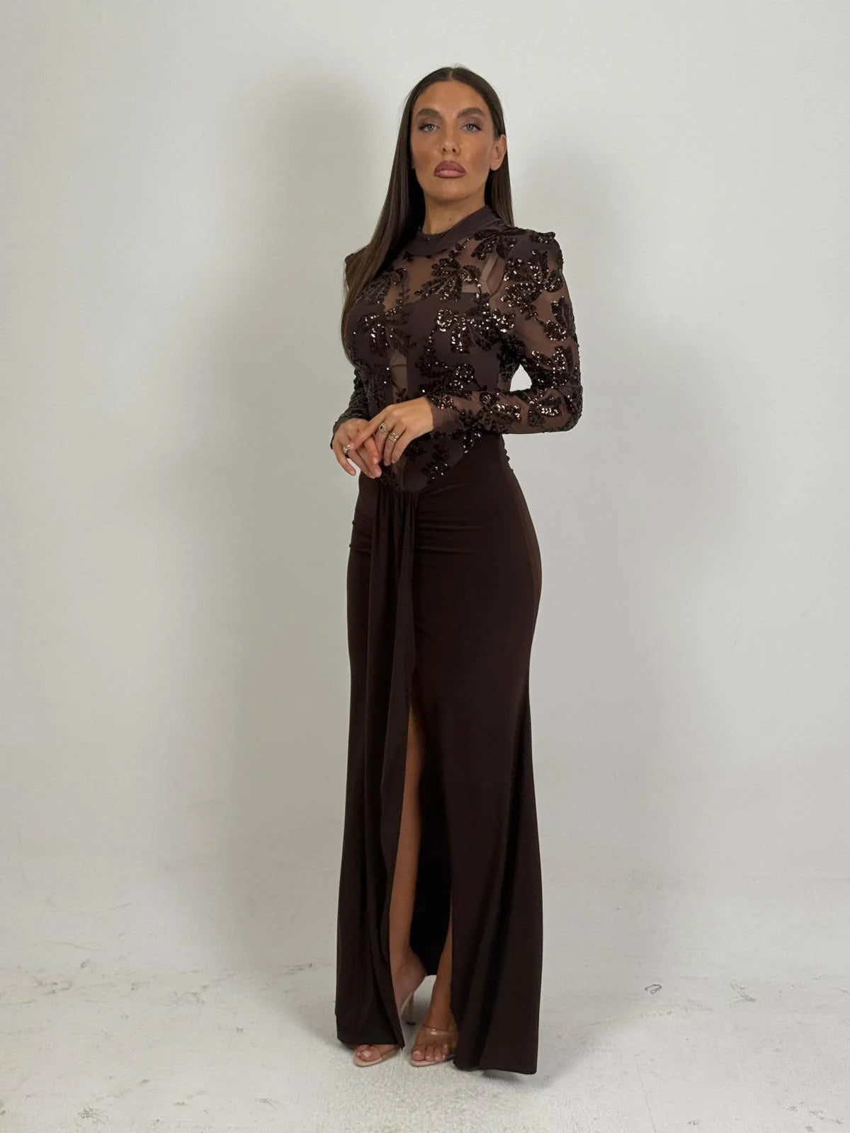 SIRACUSA | VESTIDO LARGO CON CORPIÑO DE TRANSPARENCIAS Y LENTEJUELAS