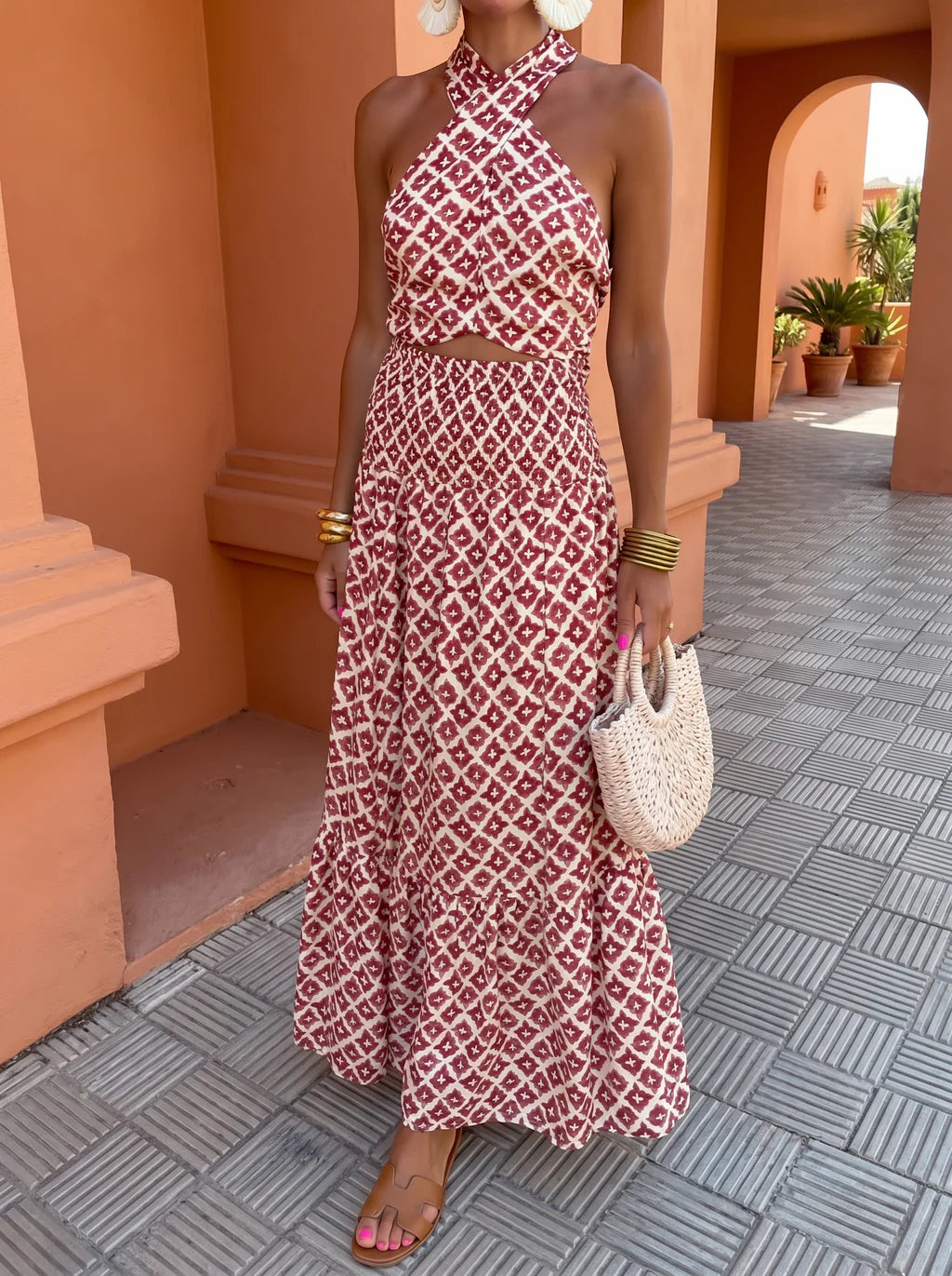 ELSA | VESTIDO HALTER CRUZADO CON ESTAMPADO ROJO Y BLANCO