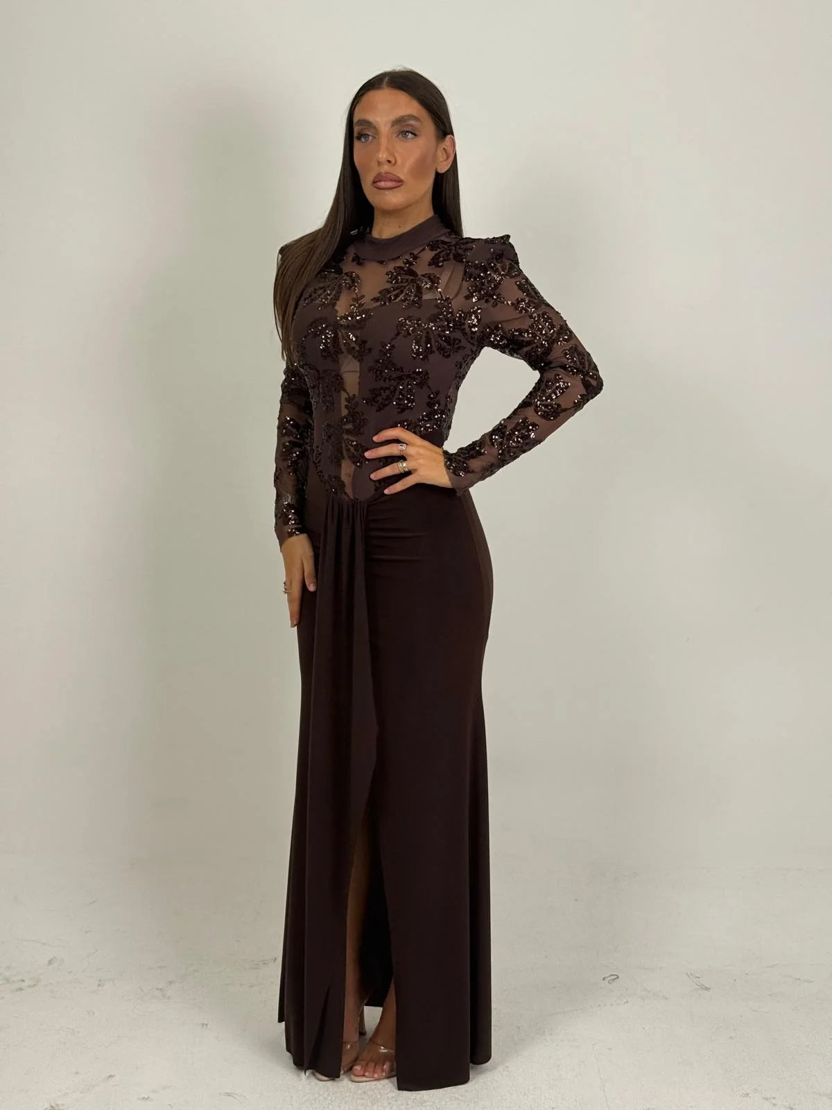 SIRACUSA | VESTIDO LARGO CON CORPIÑO DE TRANSPARENCIAS Y LENTEJUELAS