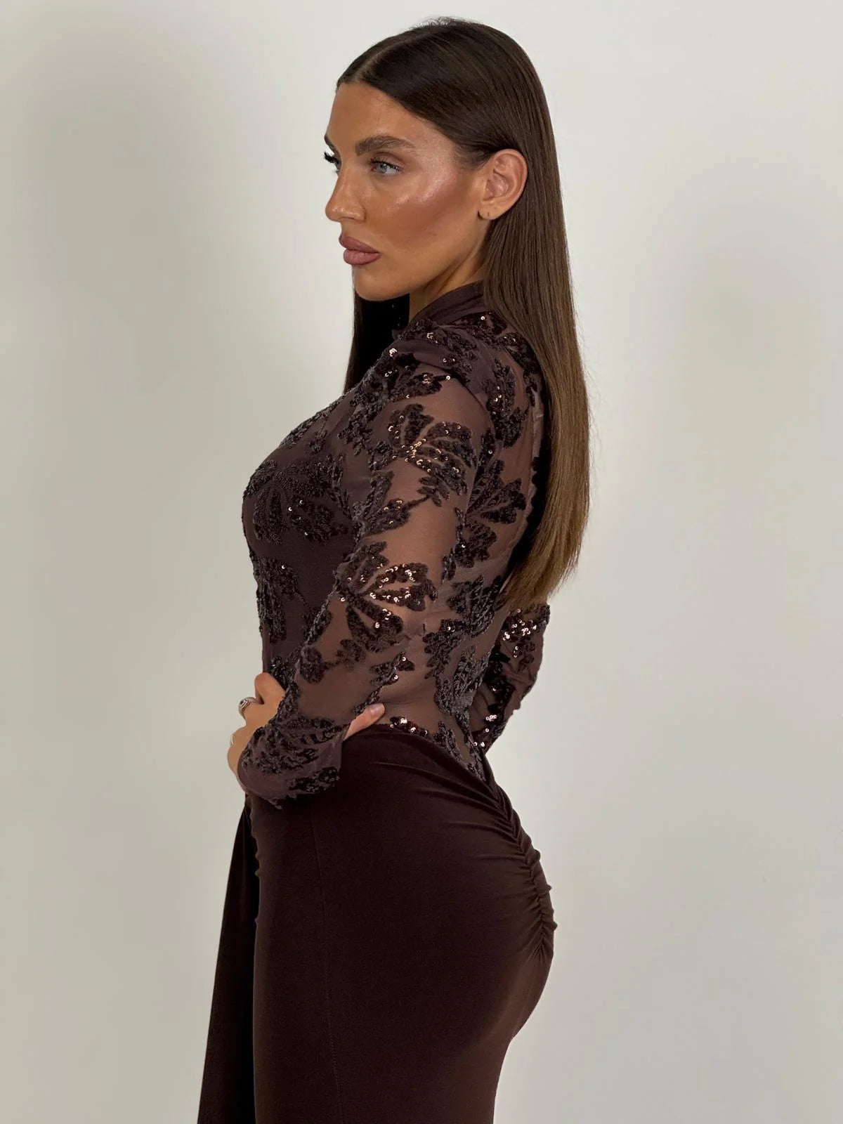 SIRACUSA | VESTIDO LARGO CON CORPIÑO DE TRANSPARENCIAS Y LENTEJUELAS